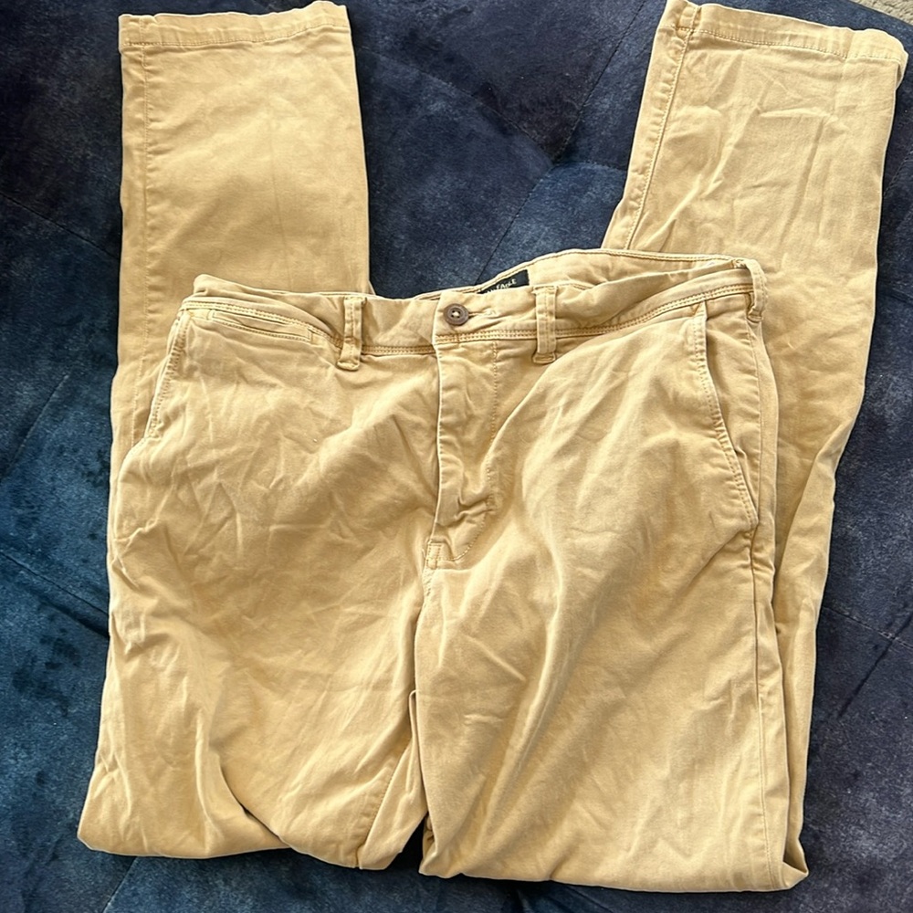 Men’s American eagle, extreme flex, slim, straight khaki pants